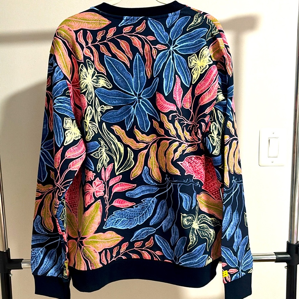 New Scotch and Soda
Big All Over Print Sweatshirt - Picture 3 of 16